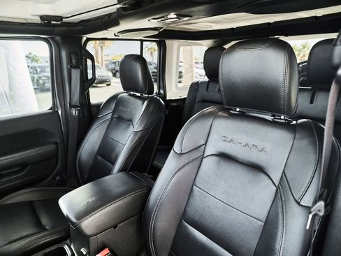 Used 2021 Jeep Wrangler Unlimited Sahara AWD/4WD image 36