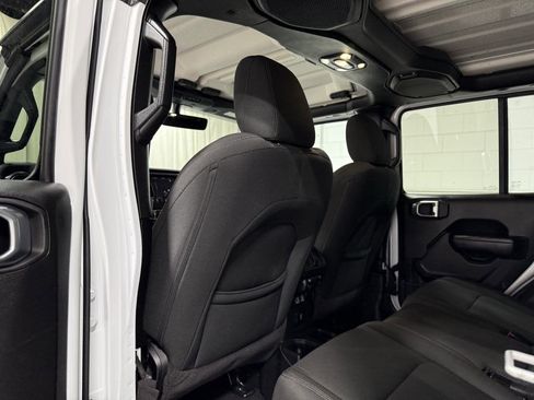 Used 2022 Jeep Gladiator Sport image 17