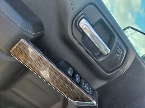 Used 2019 Chevrolet Silverado 1500 RST AWD/4WD image 11