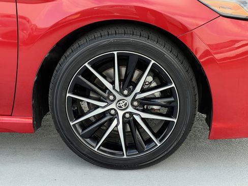 Used 2022 Toyota Camry SE w/ Carpet Mat Package (TMS) image 14