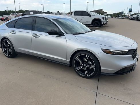 Used 2026 Honda Accord SE image 3
