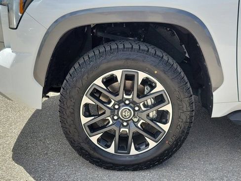 Used 2024 Toyota Tundra Limited AWD/4WD image 8