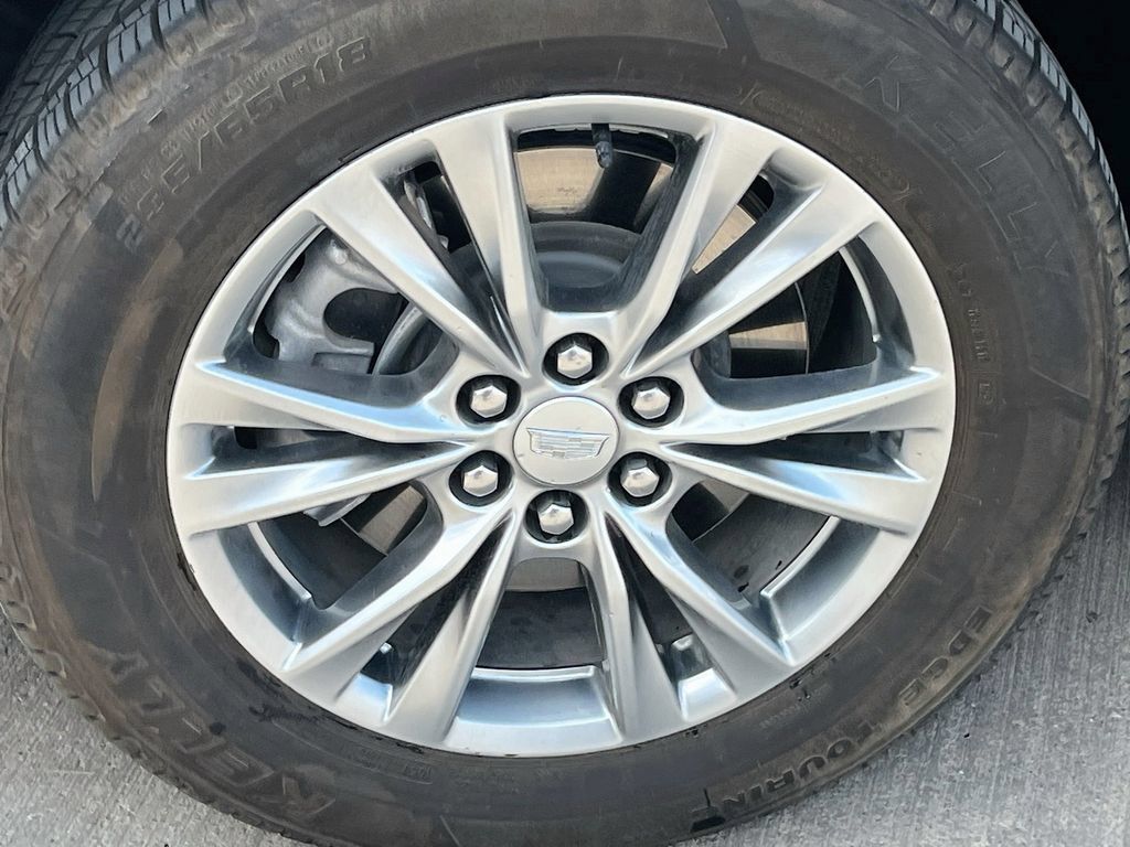 Used 2022 Cadillac XT5 Premium Luxury w/ LPO, Floor Liner Package FWD image 33
