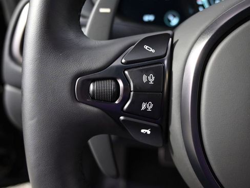 Used 2023 Aston Martin V8 Vantage Roadster image 39