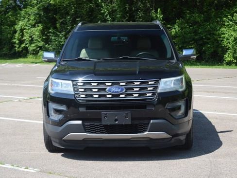 Used 2016 Ford Explorer XLT w/ Equipment Group 202A AWD/4WD image 22
