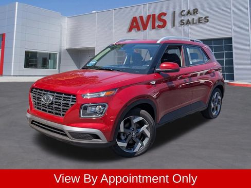 Used 2025 Hyundai Venue SEL FWD image 1