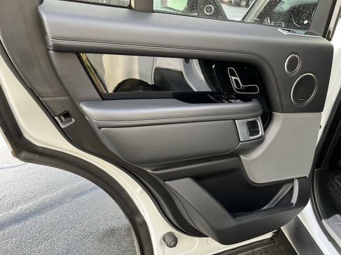 Used 2018 Land Rover Range Rover HSE image 29