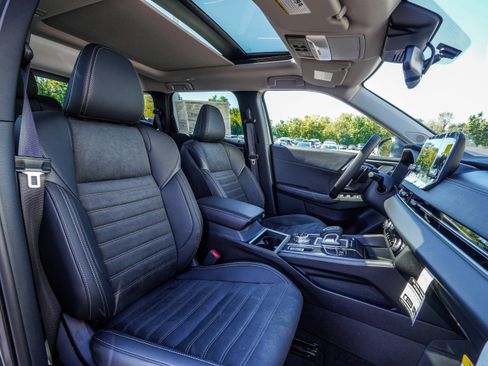 New 2025 Mitsubishi Outlander SE AWD/4WD image 31