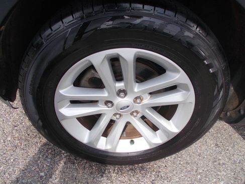 Used 2015 Ford Explorer FWD image 11