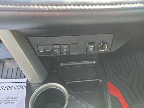 Used 2013 Toyota RAV4 Limited AWD/4WD image 28