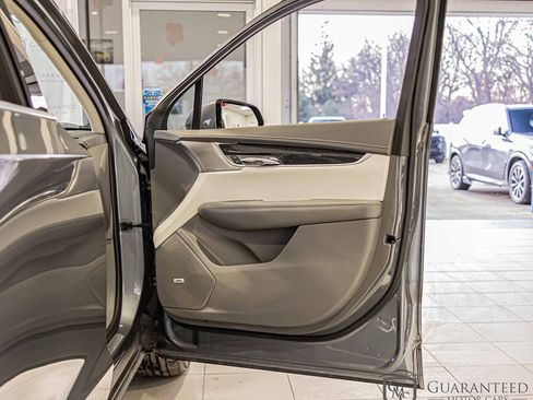 Used 2022 Cadillac XT6 Premium Luxury image 43