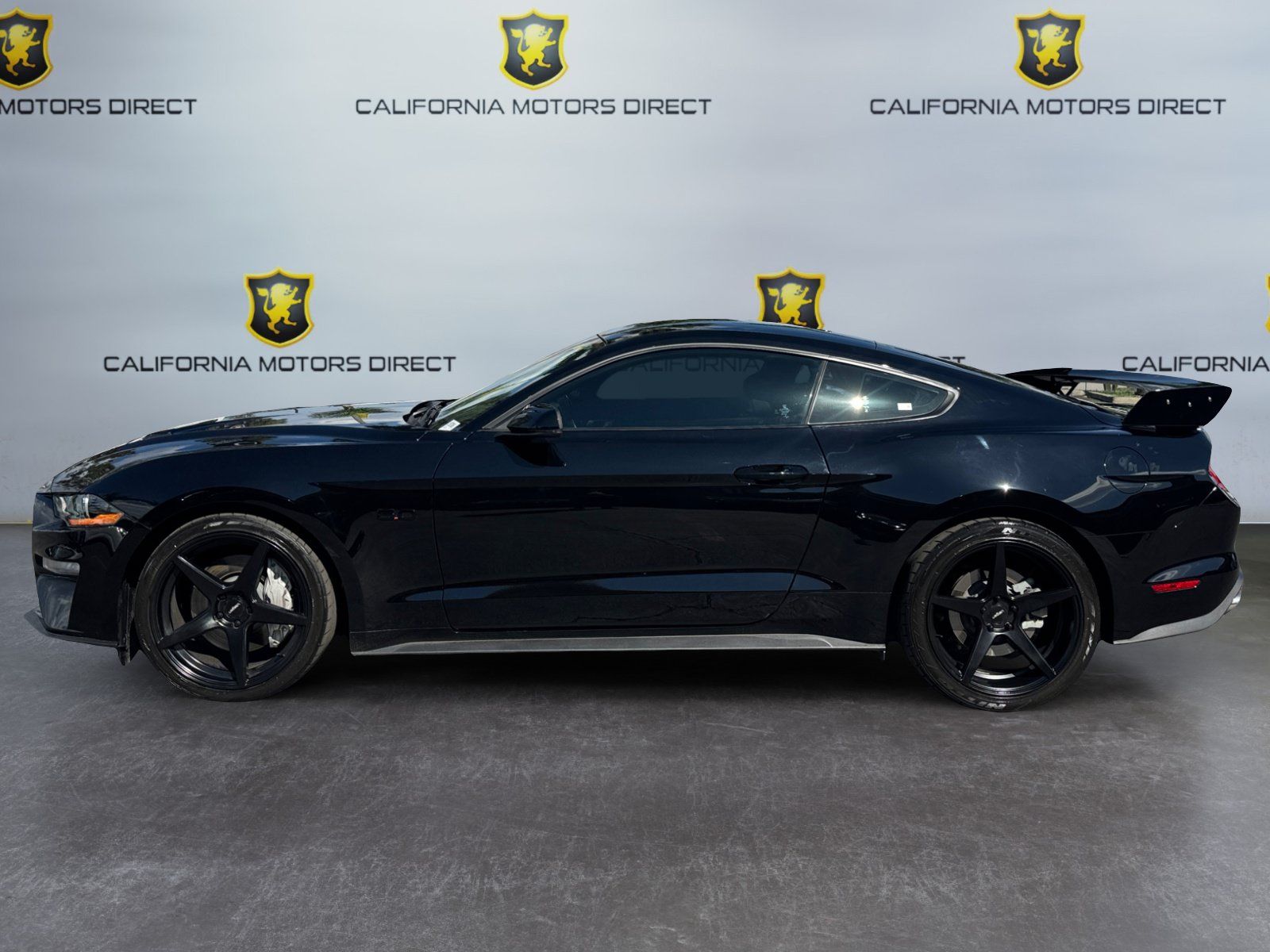 Used 2020 Ford Mustang GT Premium w/ Equipment Group 401A RWD image 2