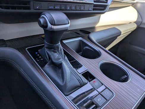 Used 2021 Toyota Sienna XLE image 11