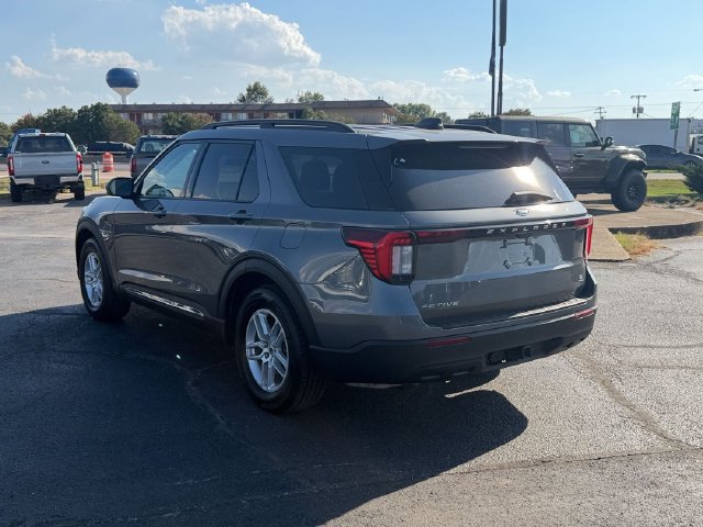 Used 2025 Ford Explorer Active RWD image 6