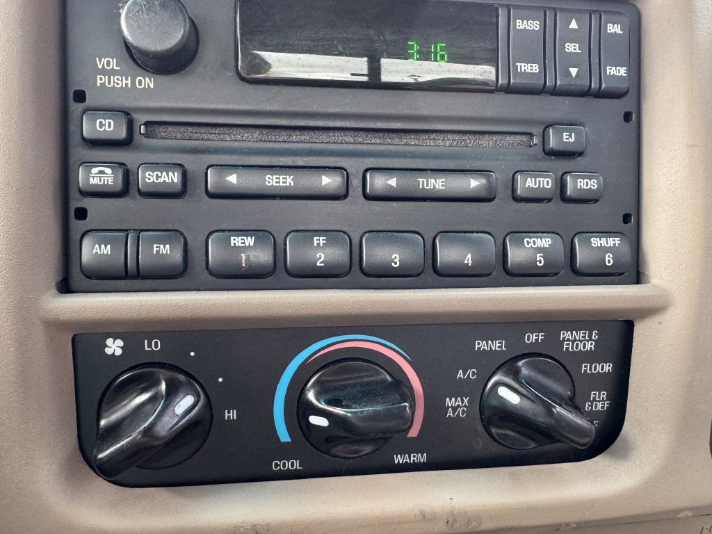 Used 2002 Ford F150 XLT AWD/4WD image 19