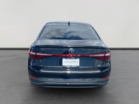 New 2025 Volkswagen Jetta SE image 4