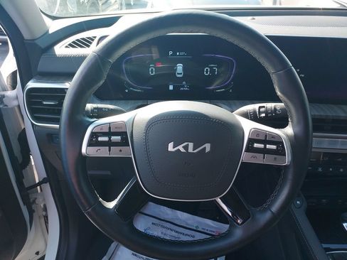 Certified 2025 Kia Telluride EX w/ EX Captain's Chair Package AWD/4WD image 17