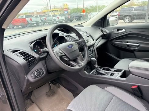 Used 2017 Ford Escape SE FWD image 16