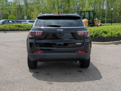 Used 2021 Jeep Compass Latitude w/ Convenience Group AWD/4WD image 7