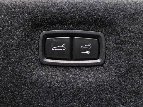 Used 2022 Audi e-tron GT Premium Plus image 37