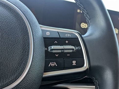 Used 2024 Kia Sorento S FWD image 30