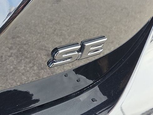 Used 2023 Toyota Camry SE image 35