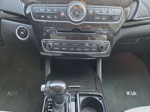 Used 2014 Kia Cadenza Premium w/ Technology Package image 39