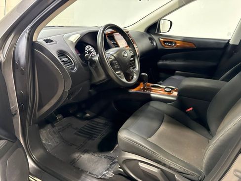 Used 2017 Nissan Pathfinder S AWD/4WD image 23