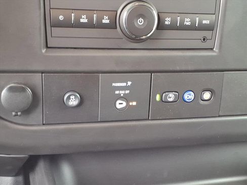 Used 2025 GMC Savana 2500 w/ Driver Convenience Package image 16