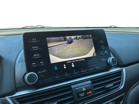 Used 2018 Honda Accord LX image 13