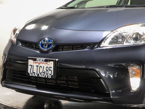 Used 2015 Toyota Prius Three w/ Solar Roof Package FWD image 8