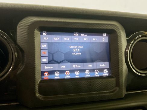 Used 2021 Jeep Wrangler Unlimited Sport image 27