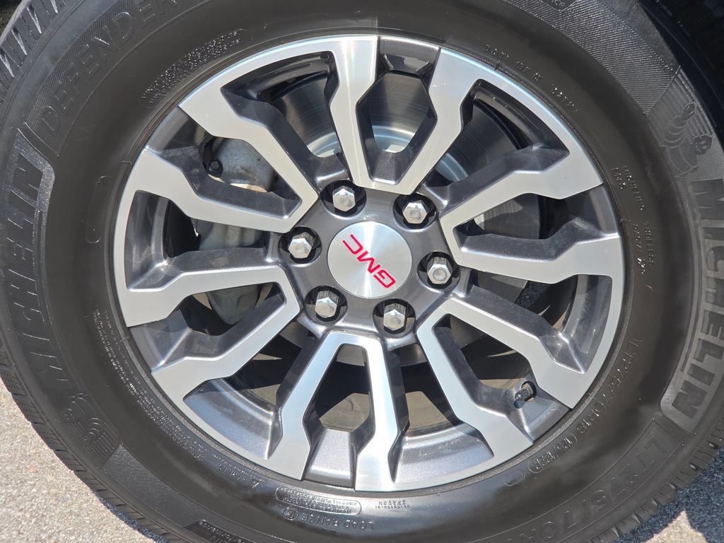 Used 2021 GMC Sierra 1500 AT4 w/ AT4 Value Package AWD/4WD image 25