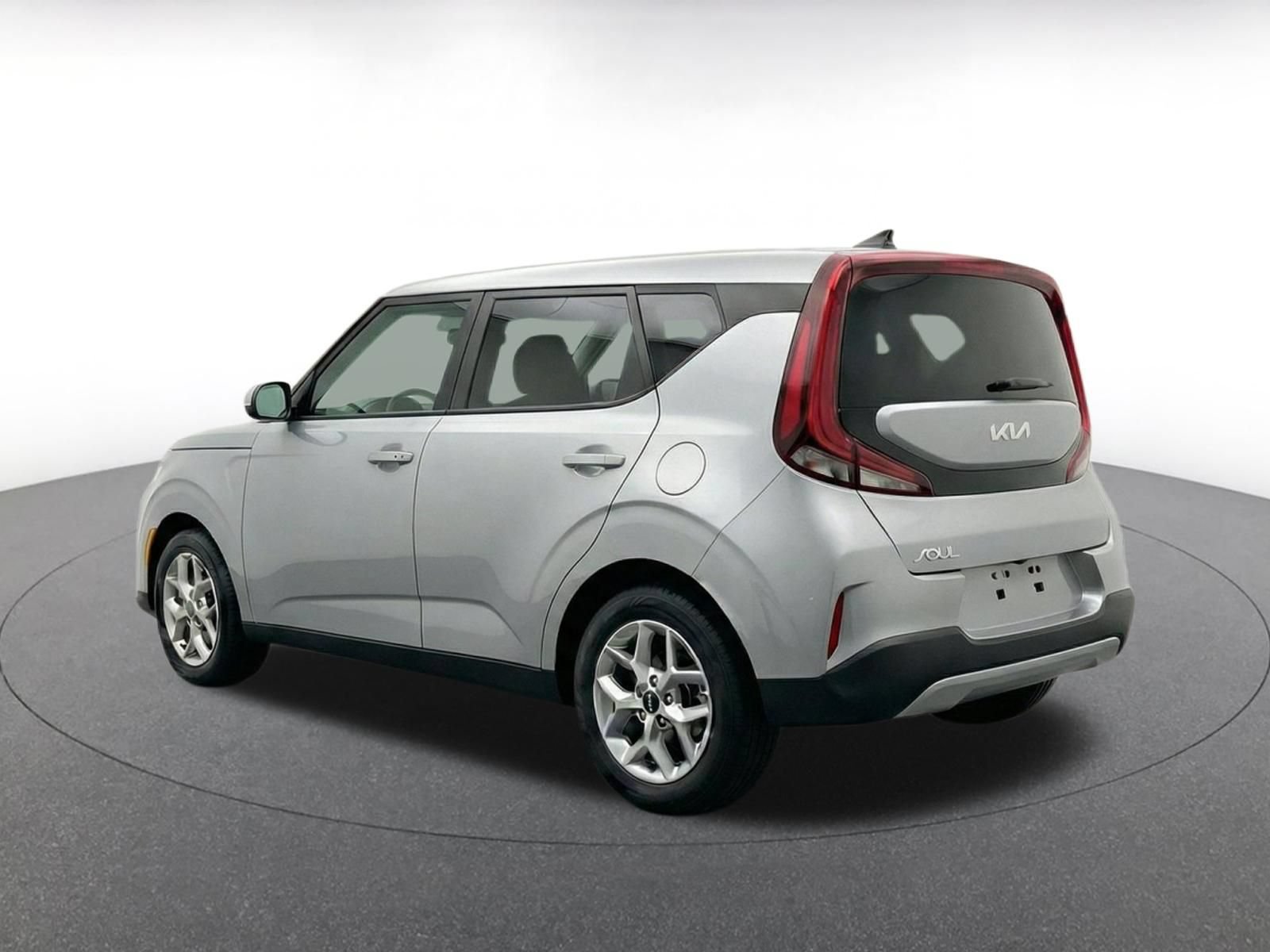Used 2025 Kia Soul LX w/ LX Technology Package FWD image 6