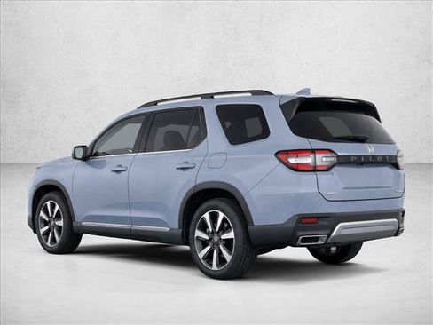 Used 2023 Honda Pilot Touring image 5