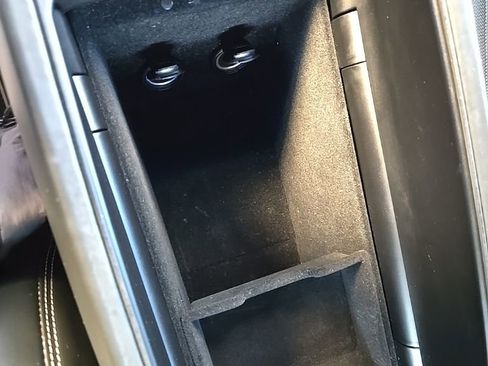 Used 2022 Genesis G90 3.3T Premium image 34