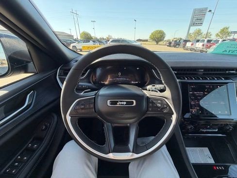 New 2026 Jeep Grand Cherokee L 4WD image 17