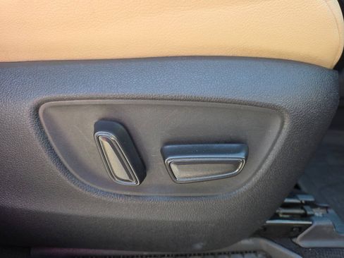 Used 2021 Toyota Sienna XLE FWD image 38