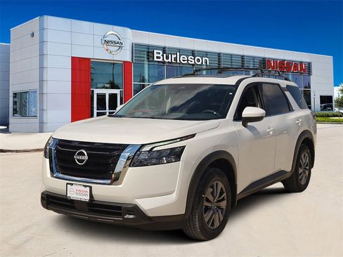 New 2025 Nissan Pathfinder SV w/ SV Premium Package image 1
