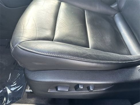 Used 2019 Cadillac XT4 Premium Luxury image 14