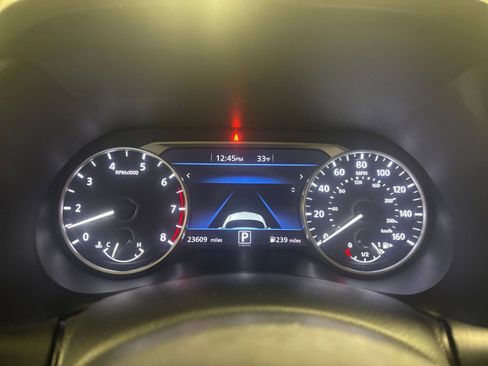 Used 2025 Nissan Sentra SV image 39