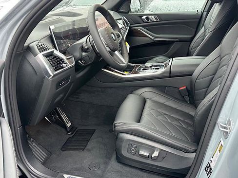 New 2026 BMW X5 xDrive40i w/ M Sport Package image 4