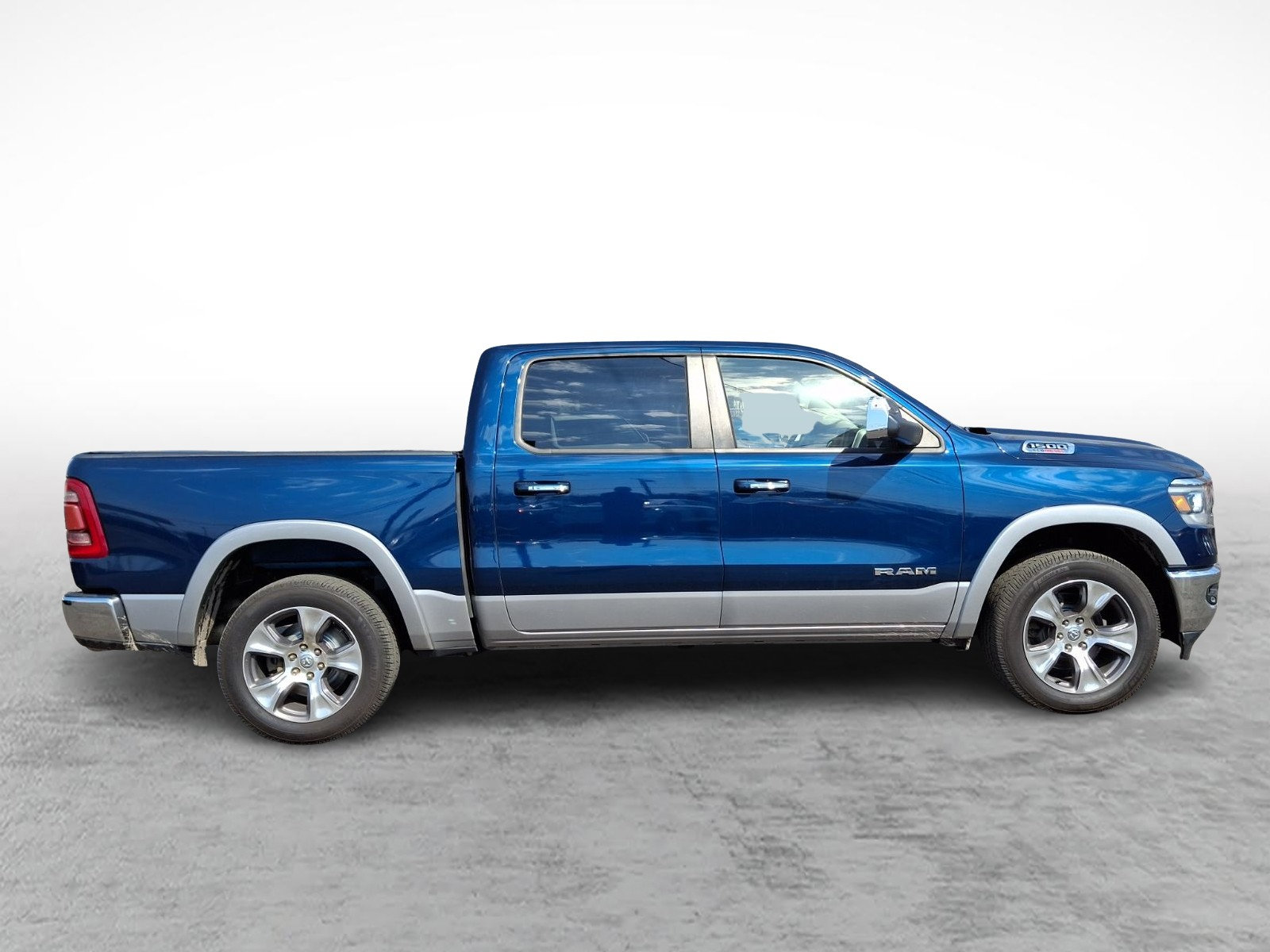 Used 2020 RAM 1500 Laramie AWD/4WD image 7