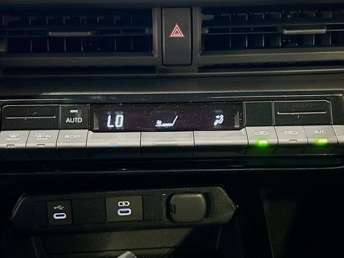 New 2026 Toyota Prius LE FWD image 15