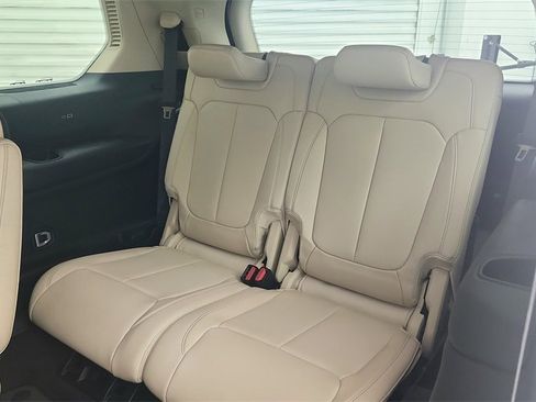 Used 2022 Jeep Grand Cherokee L Limited image 28