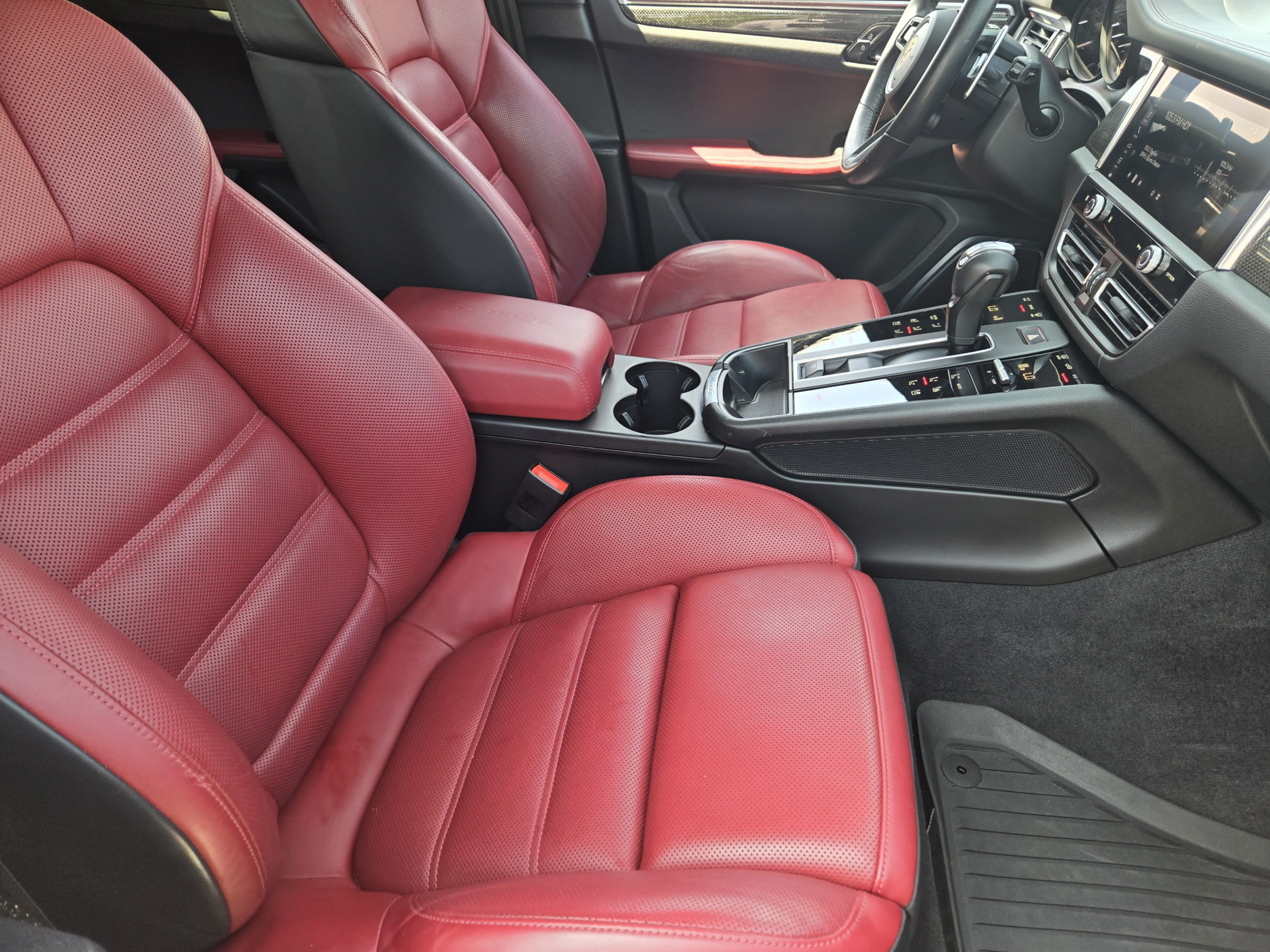 Used 2022 Porsche Macan GTS AWD/4WD image 9