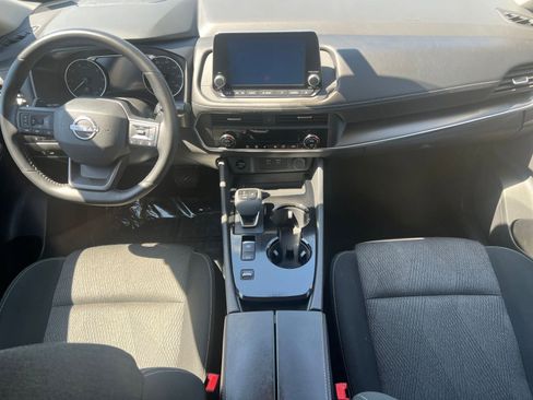 Used 2025 Nissan Rogue SV FWD image 43