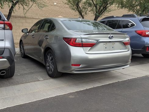 Used 2018 Lexus ES 300h w/ Luxury Package FWD image 6