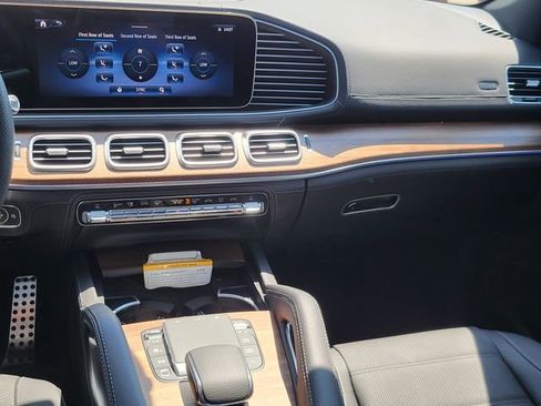 New 2025 Mercedes-Benz GLS 580 4MATIC image 34