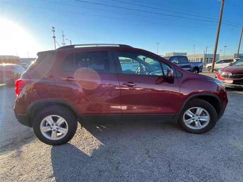 Used 2021 Chevrolet Trax LT image 4